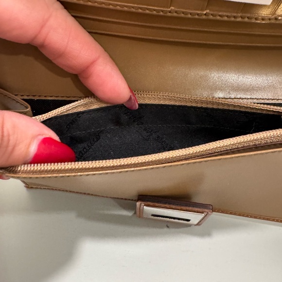 Salvatore Ferragamo Tan patent leather wallet - Picture 6 of 7